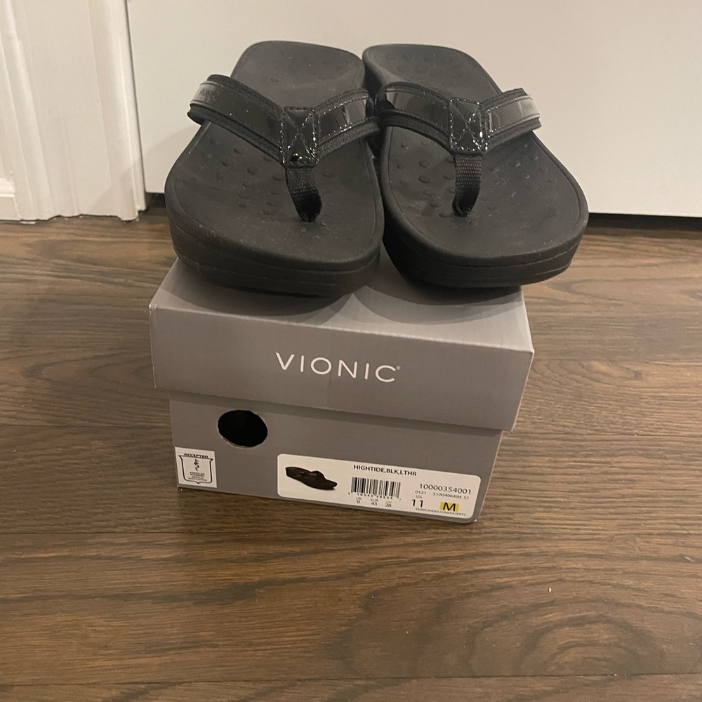 Vionic High Tide Platform Black Sandal size 11 -new in box